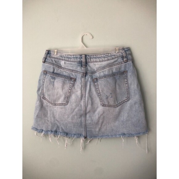 We the Free | Light Wash Distressed Button-Up Denim Mini Skirt Size 29 - Picture 4 of 4